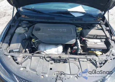 2015 Chrysler 200 S z USA, uszkodzony, nr VIN 1C3CCCBB2FN748916